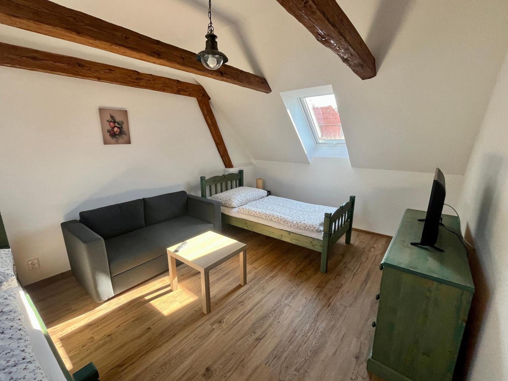 Apartmany Statek Bezdedice Hostomice Exteriör bild