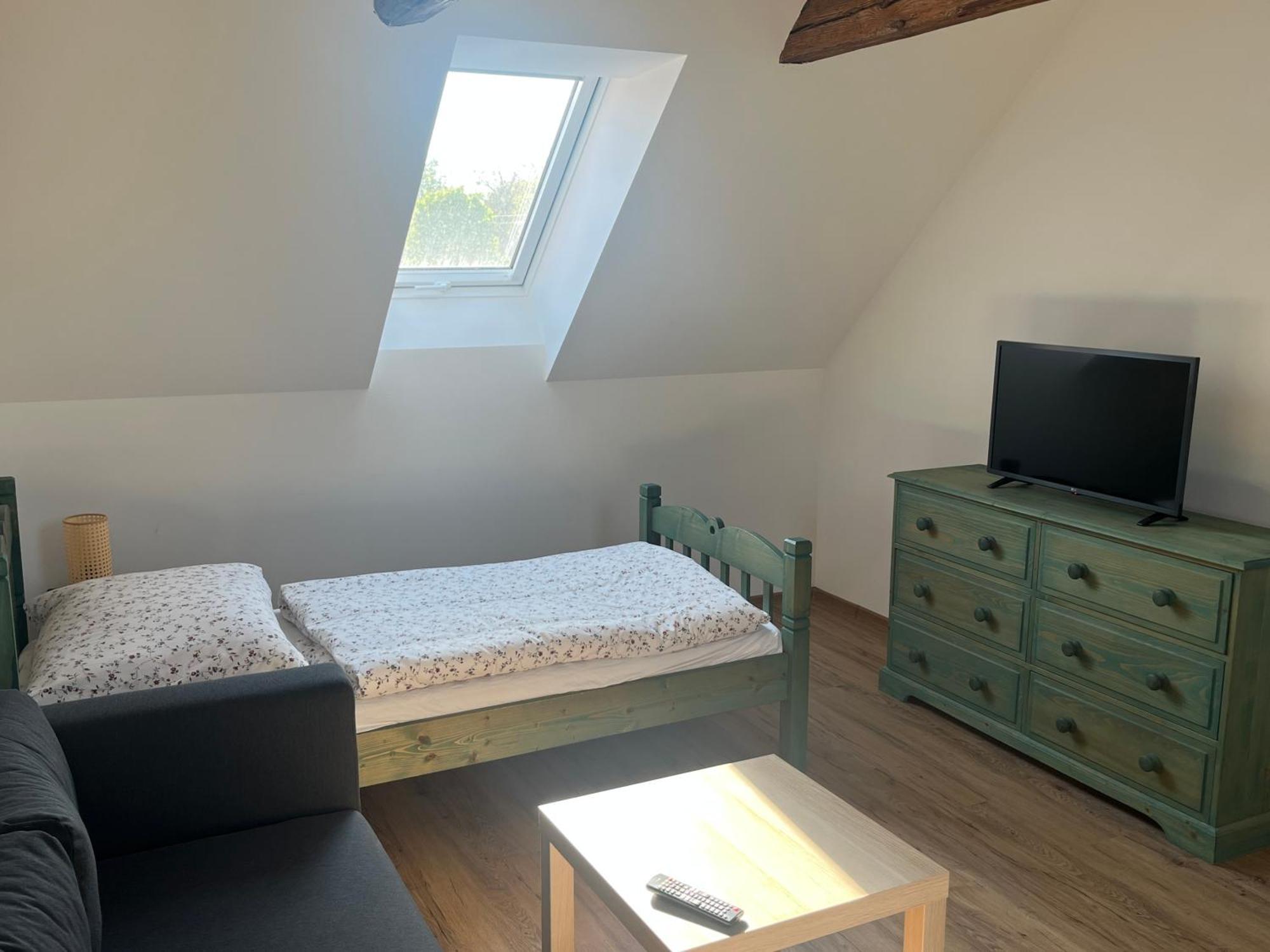 Apartmany Statek Bezdedice Hostomice Exteriör bild