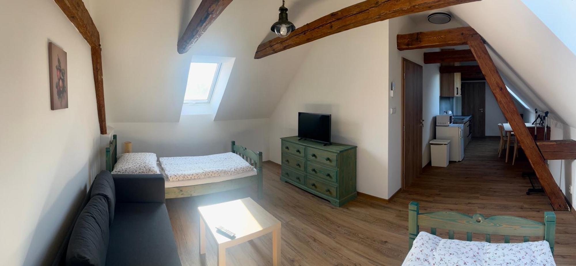 Apartmany Statek Bezdedice Hostomice Exteriör bild